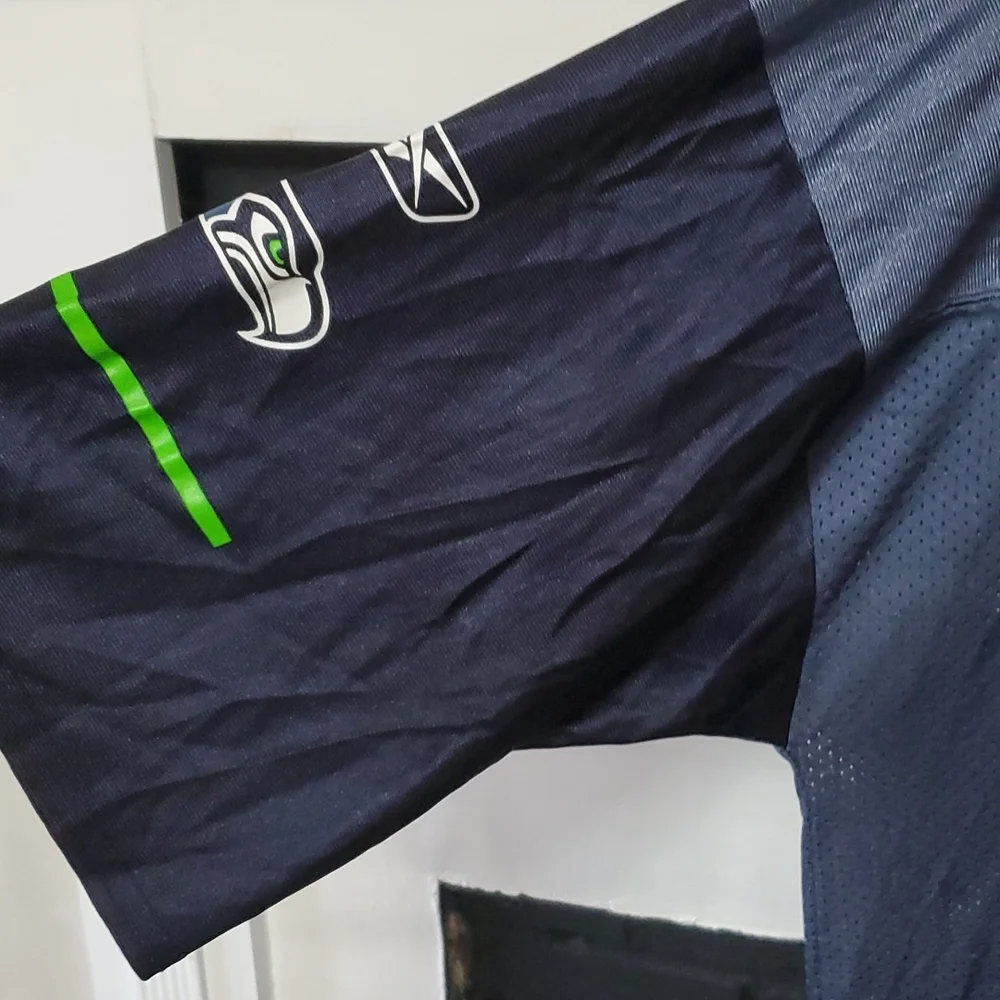Shaun Alexander Seahwks jersey - Picture 2 of 6
